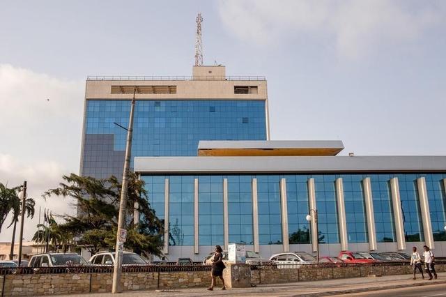 Ghana debt with central bank halved, interest rate cut &ndash; sources